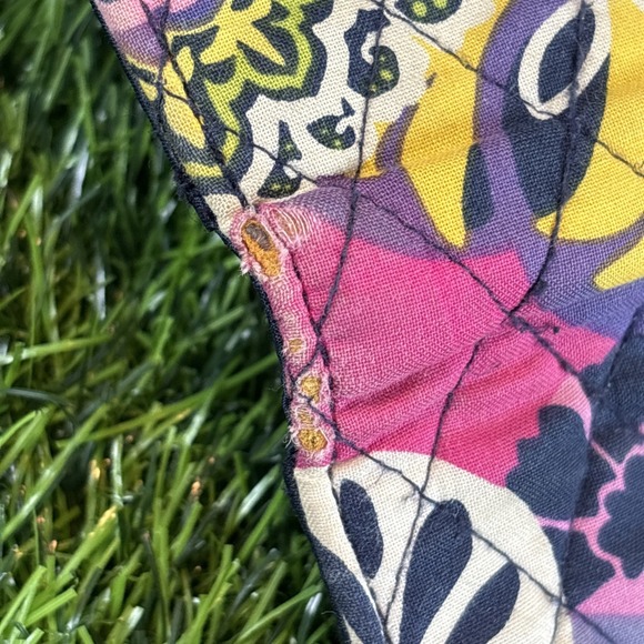 Vera Bradley Quilted Trifold Wallet Floral Multicolor ID Window Snap Closure - Picture 5 of 7